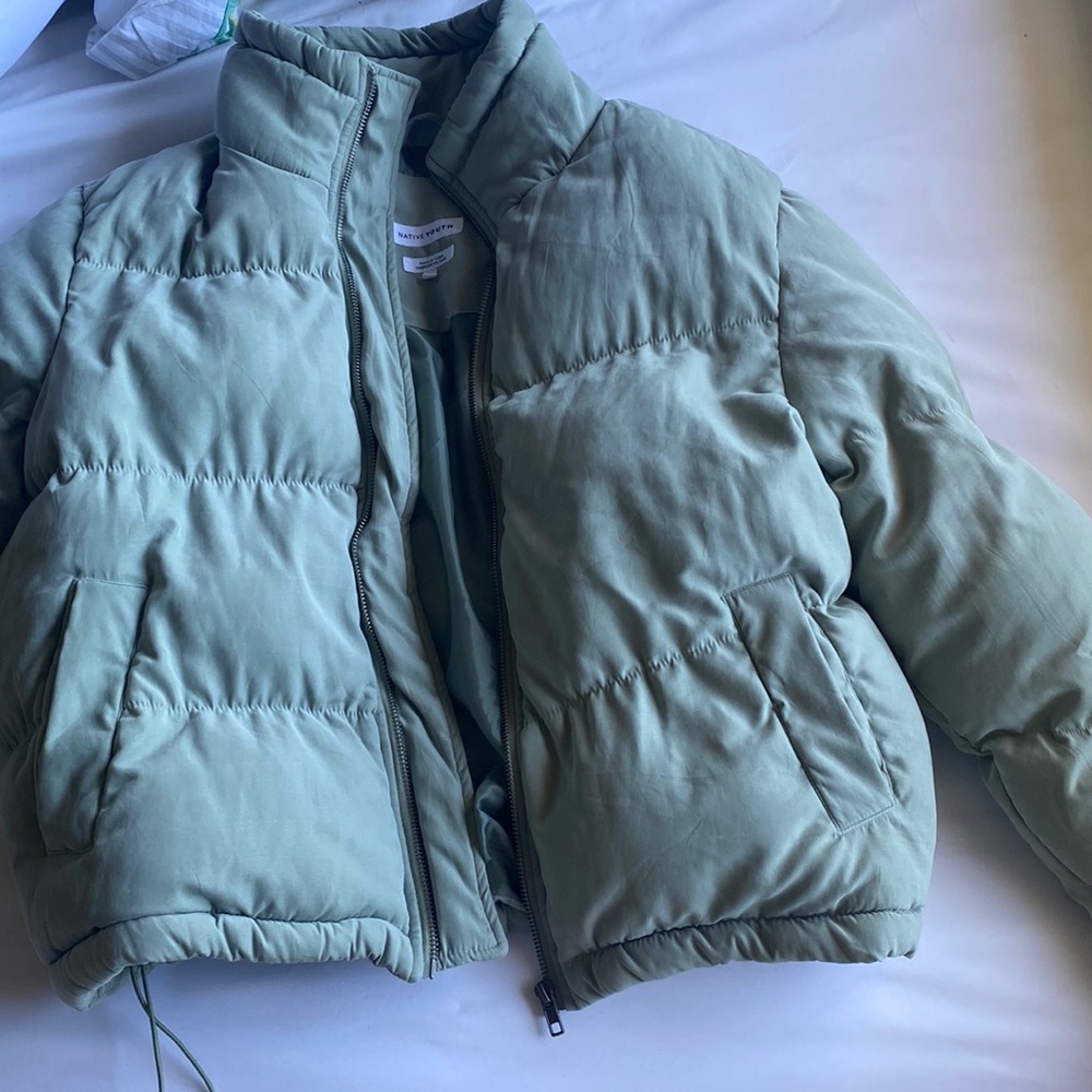 URBAN OUTFITTERS GREEN PUFFER JACKET